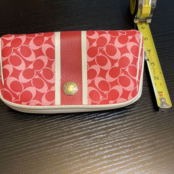 Coach Designer Handbag Bag Clutch great for iPhone, Make up, Other Accessories - Picture 10 of 12